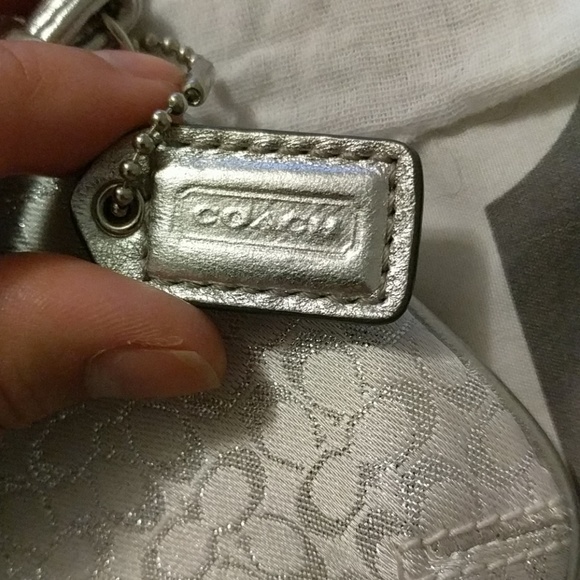 NWOT COACH White and Silver Wristlet - Picture 5 of 8
